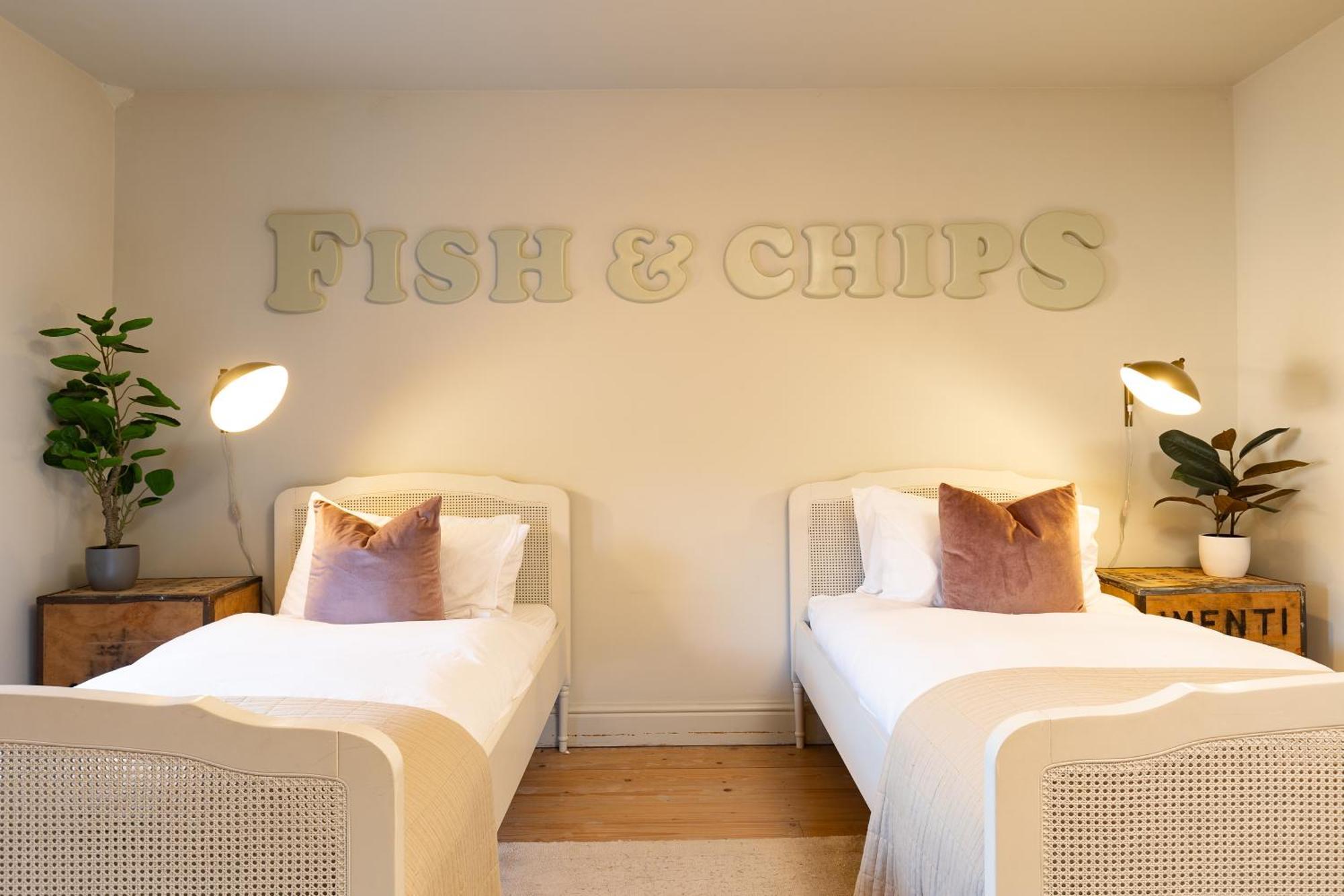 Stylish Seaside Home With King Beds And Parking Scarborough Exteriér fotografie